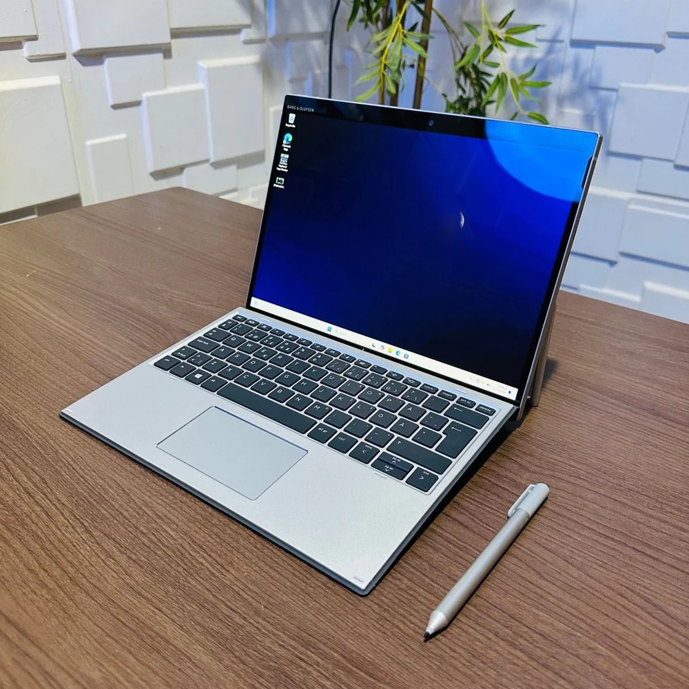 💼 HP Elite x2 G8 – Premium Power Meets Flexibility!